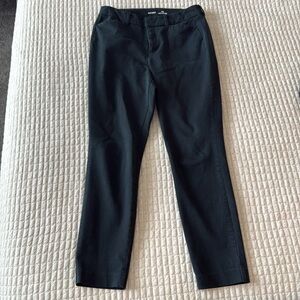 Old Navy black pixie high rise cropped pants size 4